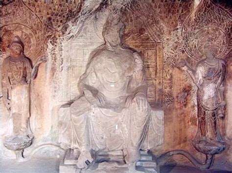 Världens Sköna Doldrum! En Djupdykning I Wu Zetians Porträtt Av Den Himmelske Buddha